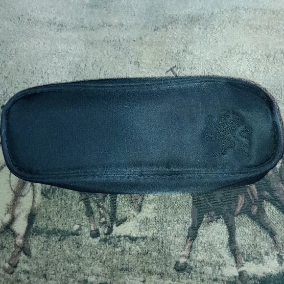 🌺BLACK Zip Up Case - Picture 1 of 5